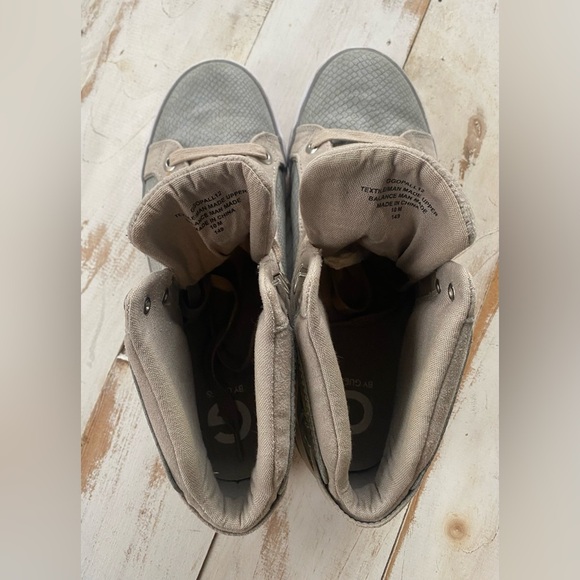 G by GUESS hi-top sneakers GGOPALL 12 womens sz 10 shoes gray tan streetwear EUC - Picture 13 of 14